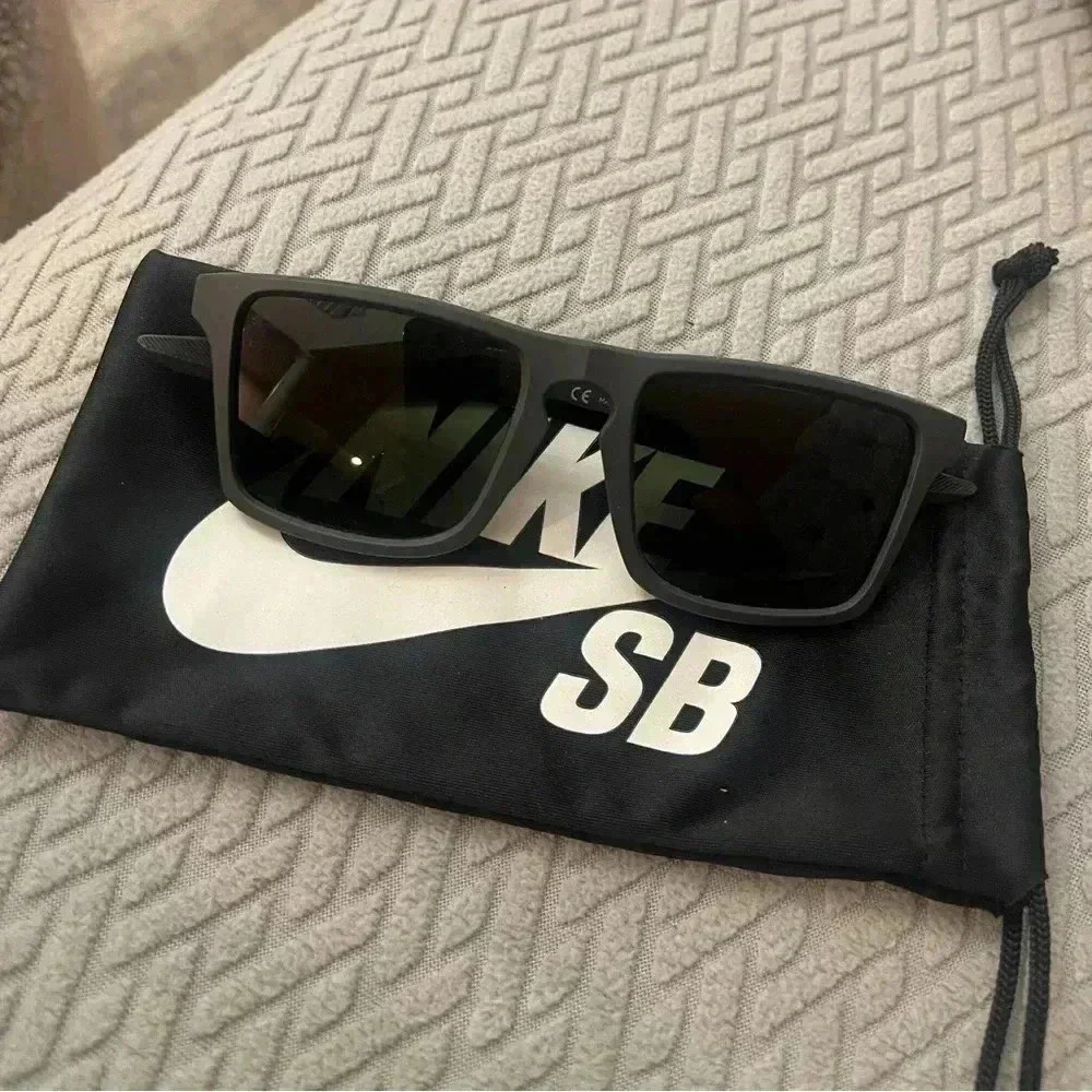 Nike SB Men's Verge EV1099 EV/1099 Sport Square shape. Sport lightweight/new